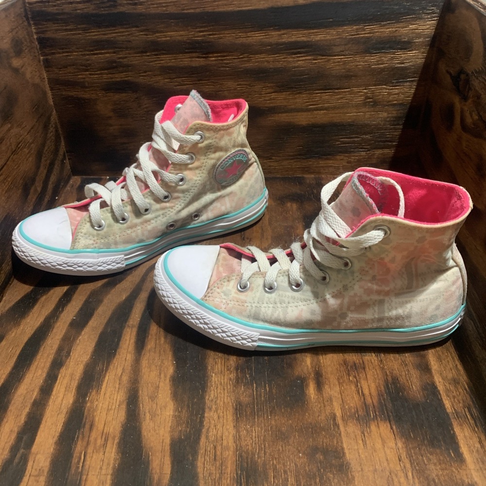 Converse Chuck Taylor High Top Canvas Winter Graphic Sneakers Kids/Jr. Sz 2